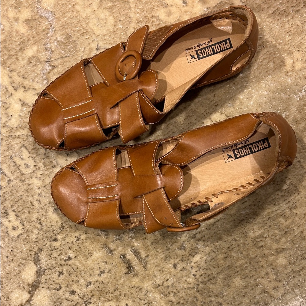 Pikolinos Tan Leather Sandals